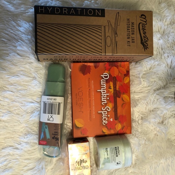 Fab Fit Fun Fall Box - Picture 1 of 6